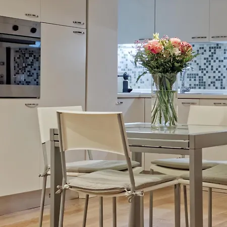 Corso Palladio 180 *