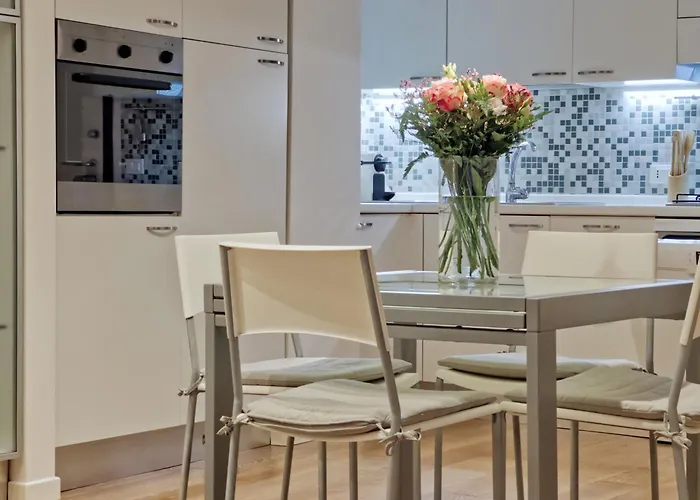 Corso Palladio 180 *